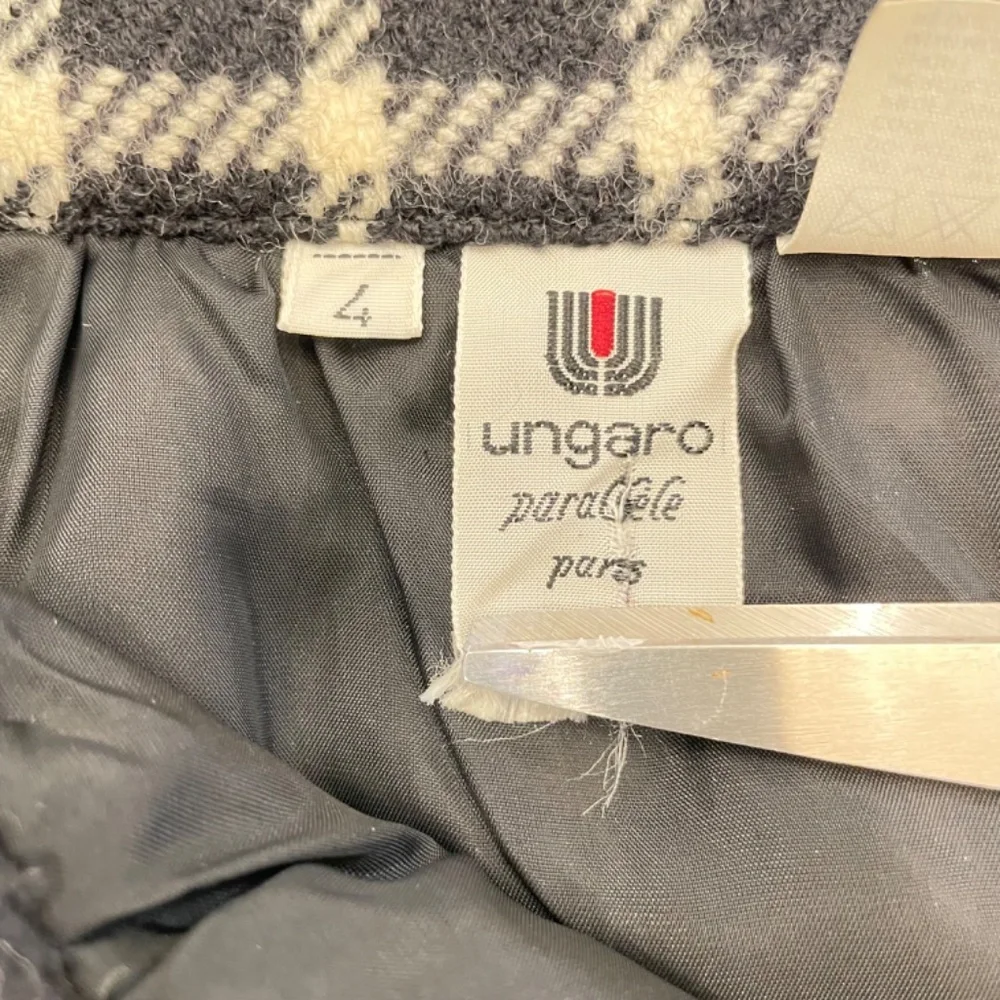 UNGARO Parallele Size 4 Vintage Black White Midi Pencil Skirt Pockets Lined